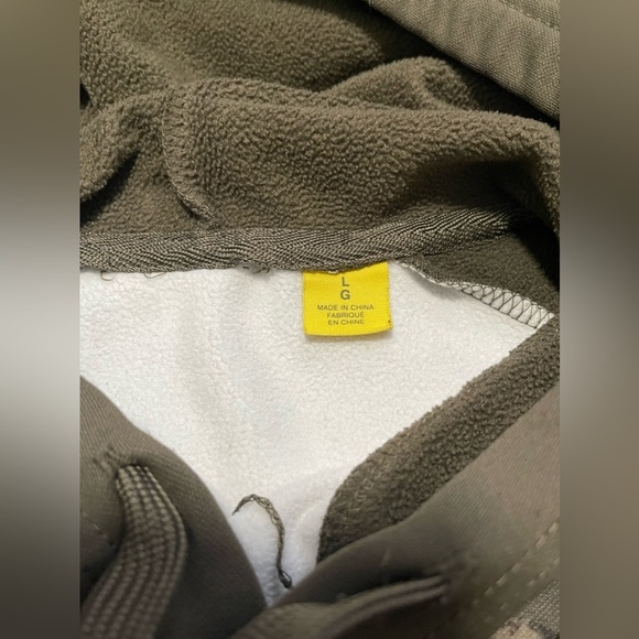 Cabela’s Men’s Camo Hoodie - Picture 5 of 5